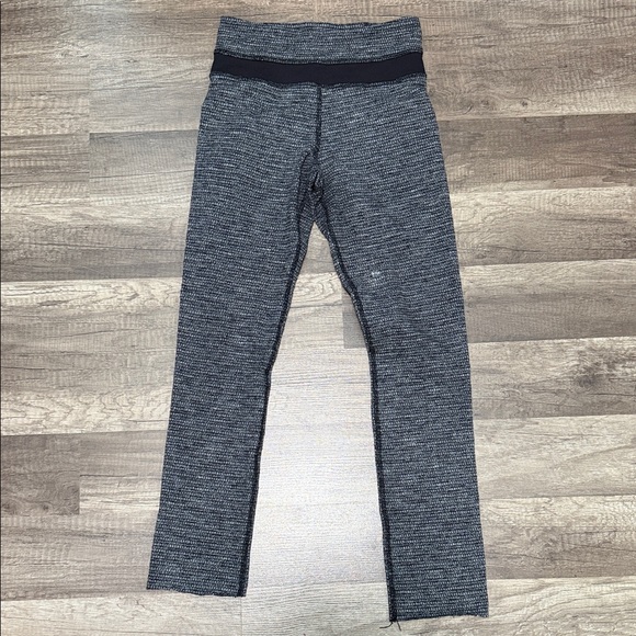 Lululemon Skinny Groove Pant Leggings, Size 2 - Picture 2 of 12